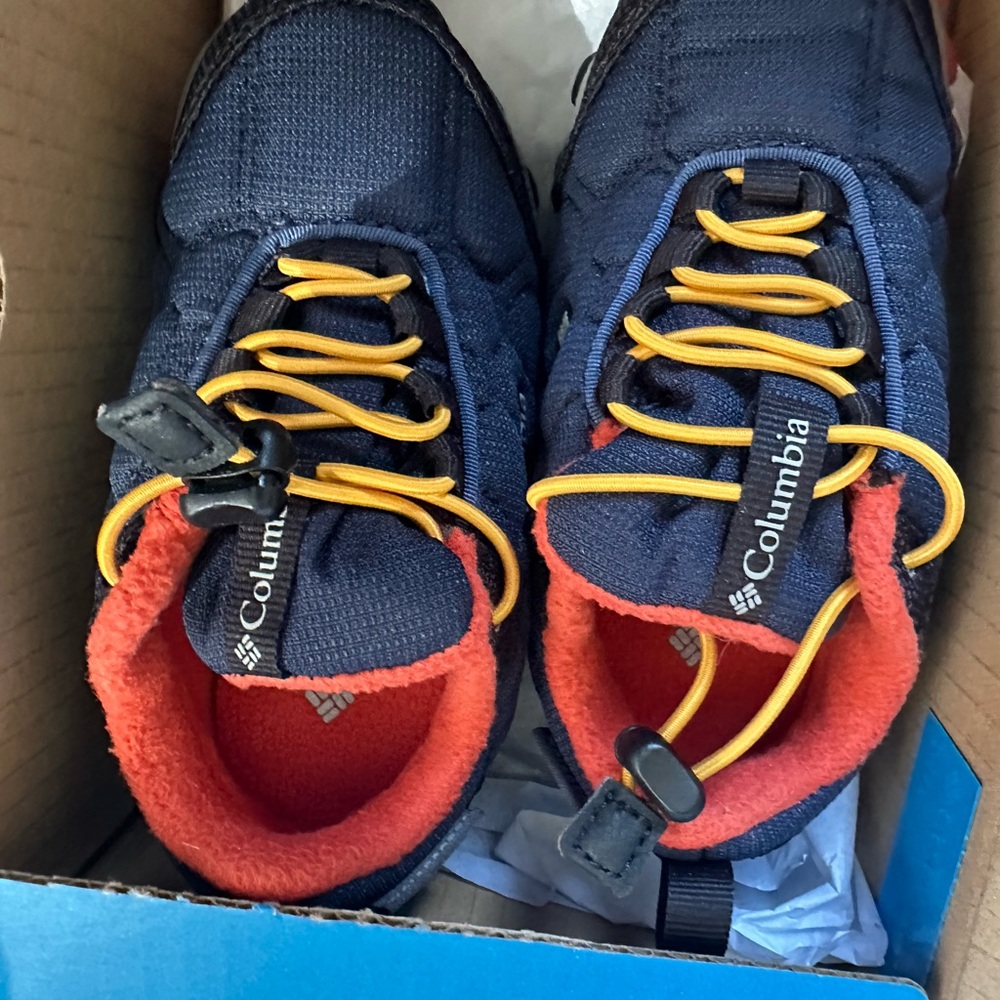 NEW Columbia Kids' Insulated Sneaker